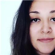 Laureata in lingue impartisce lezioni private di inglese e spagnolo. Se studiare le lingue ti sembra impossibile, insiste riusciremo a farcela